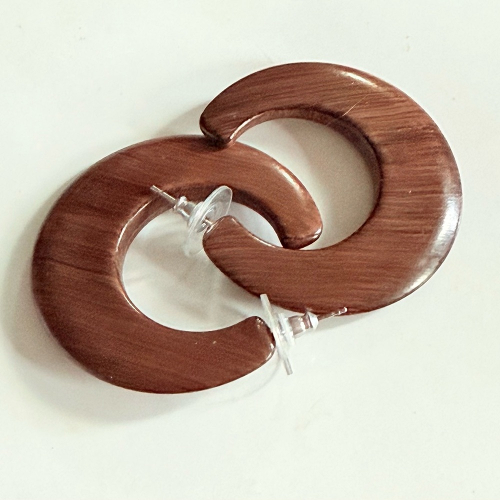 🌙 Cookie Lee Faux Wood Crescent Hoop Earrings